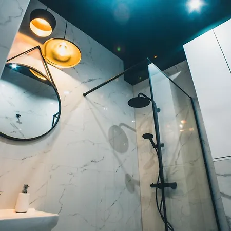 Yourapart Starowka Z Jacuzzi Warsaw Exterior photo