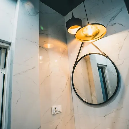 Yourapart Starowka Z Jacuzzi Warsaw Exterior photo