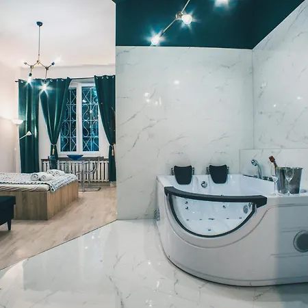 Yourapart Starowka Z Jacuzzi Warsaw Exterior photo